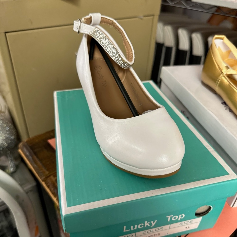 STORE CLOSING - Girl shoe 13